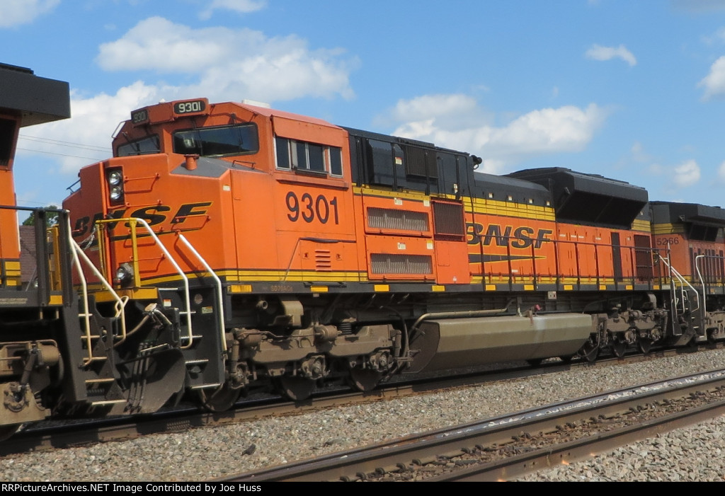 BNSF 9301